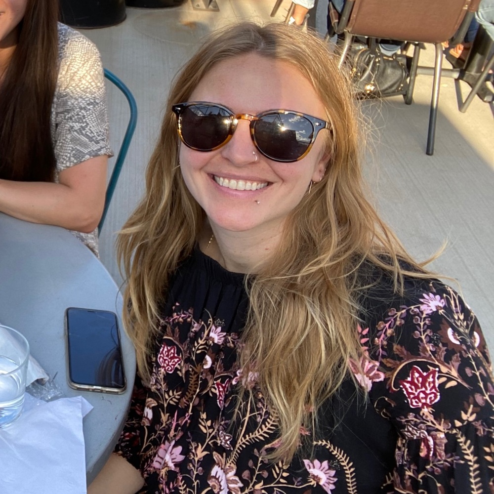 Meet your Posher, Nina
